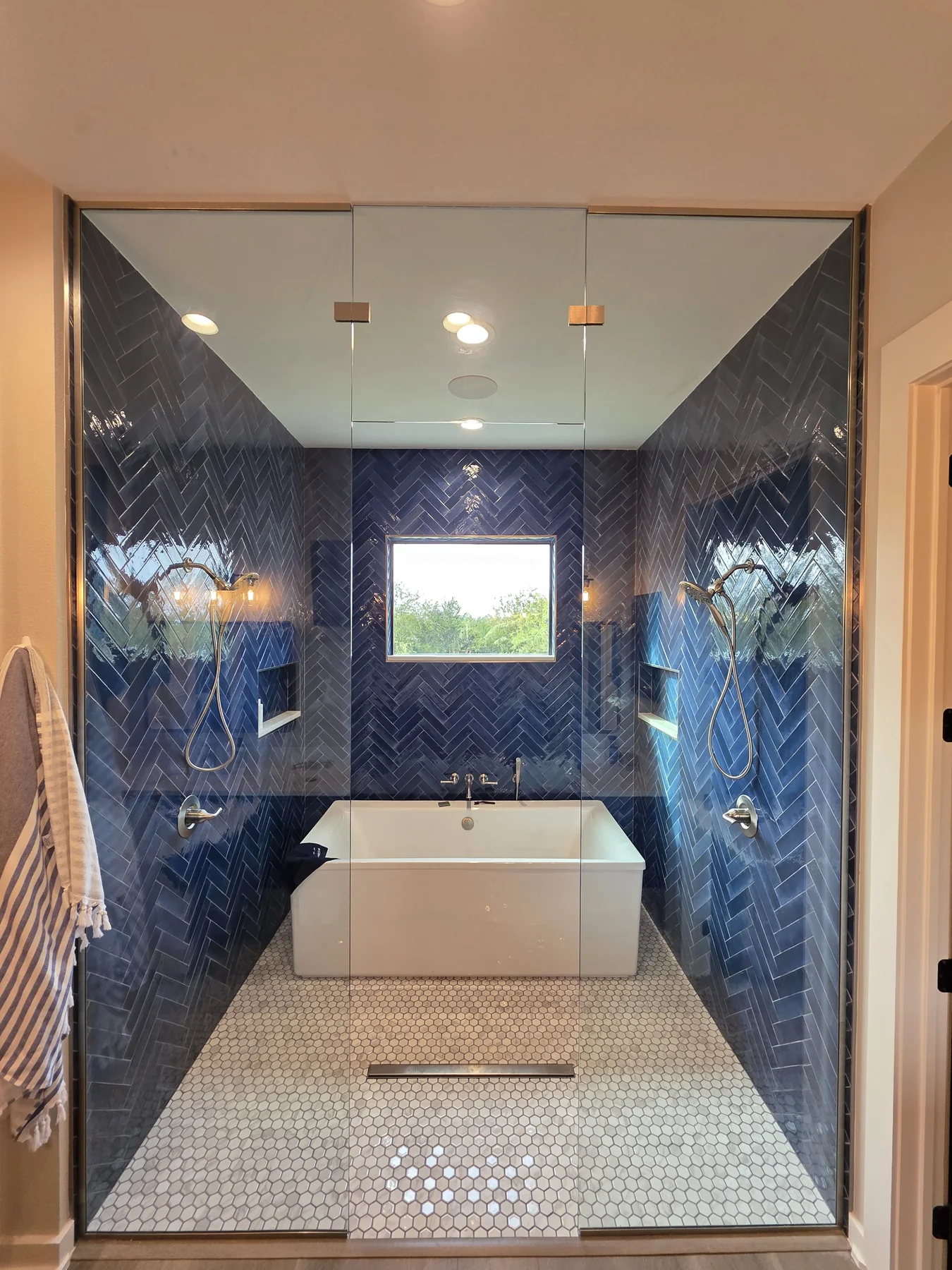 Euro Custom Glass Interiors completed project 75